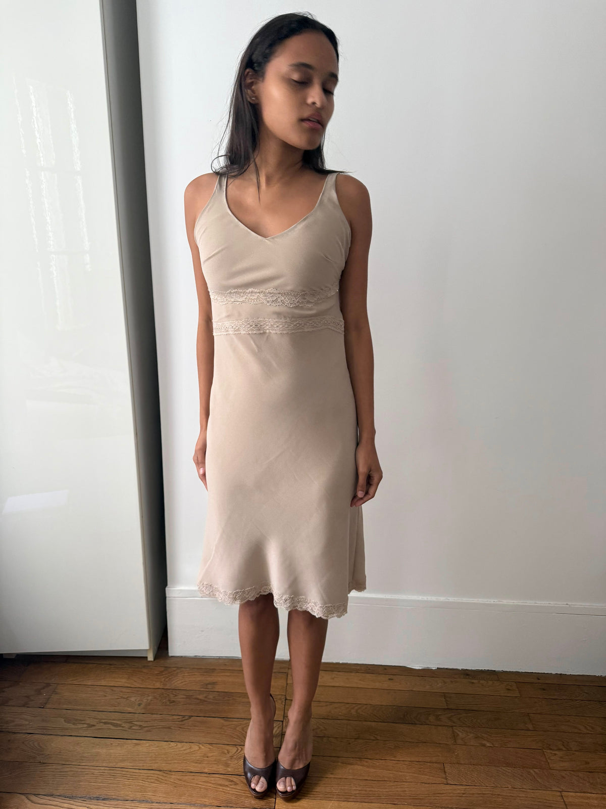 SCULPT MIDI DRESS